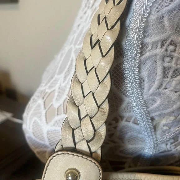 Gucci Beige and Brown Shoulder Bag - Picture 11 of 13